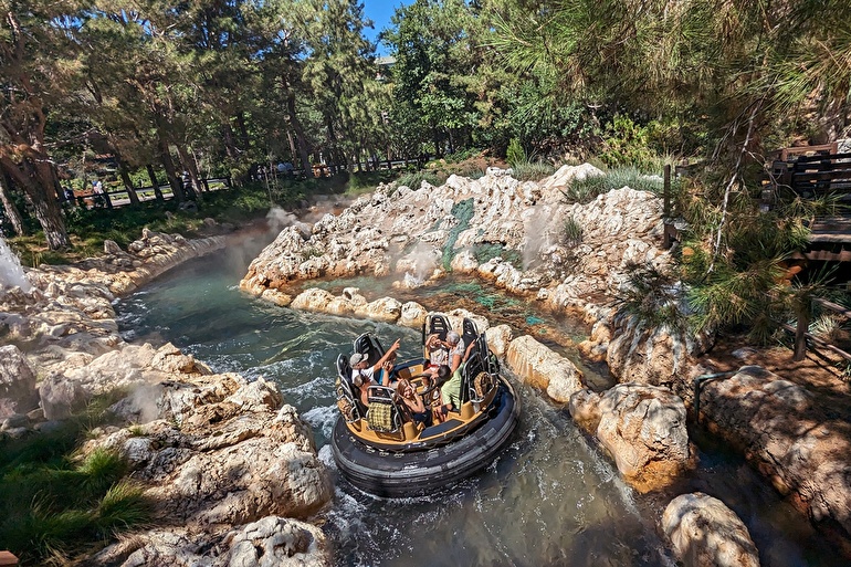 グリズリー・リバー・ラン (Grizzly River Run) - グリズリー・ピーク(GLIZZLY PEAK)