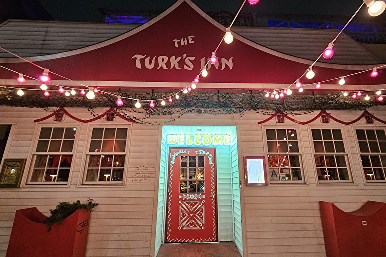 タークス・イン/The TURK’S INN